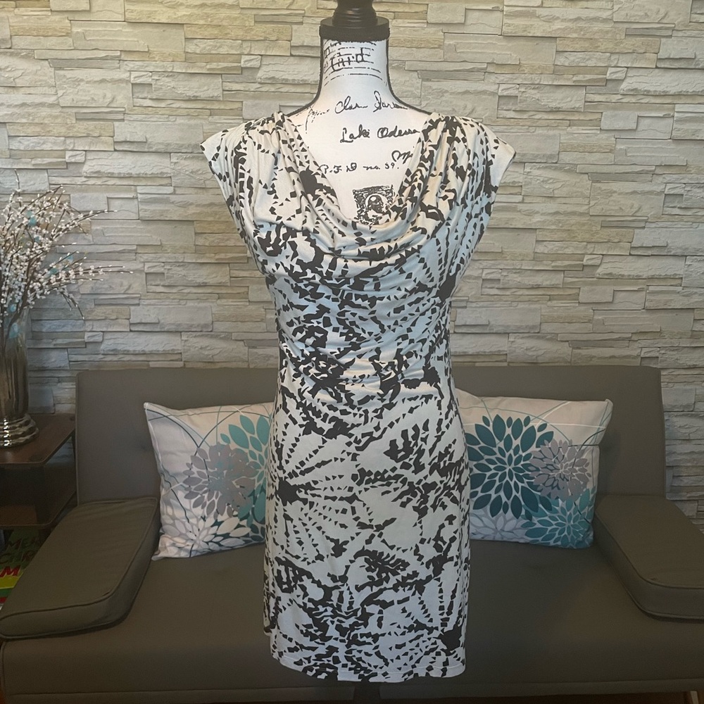 Black & Ivory pattern dress by Velvet with scoop neckline. NWOT, small.